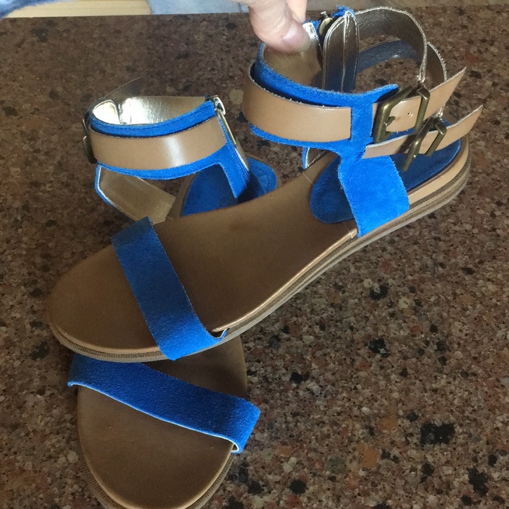 Kenneth Cole Sandals